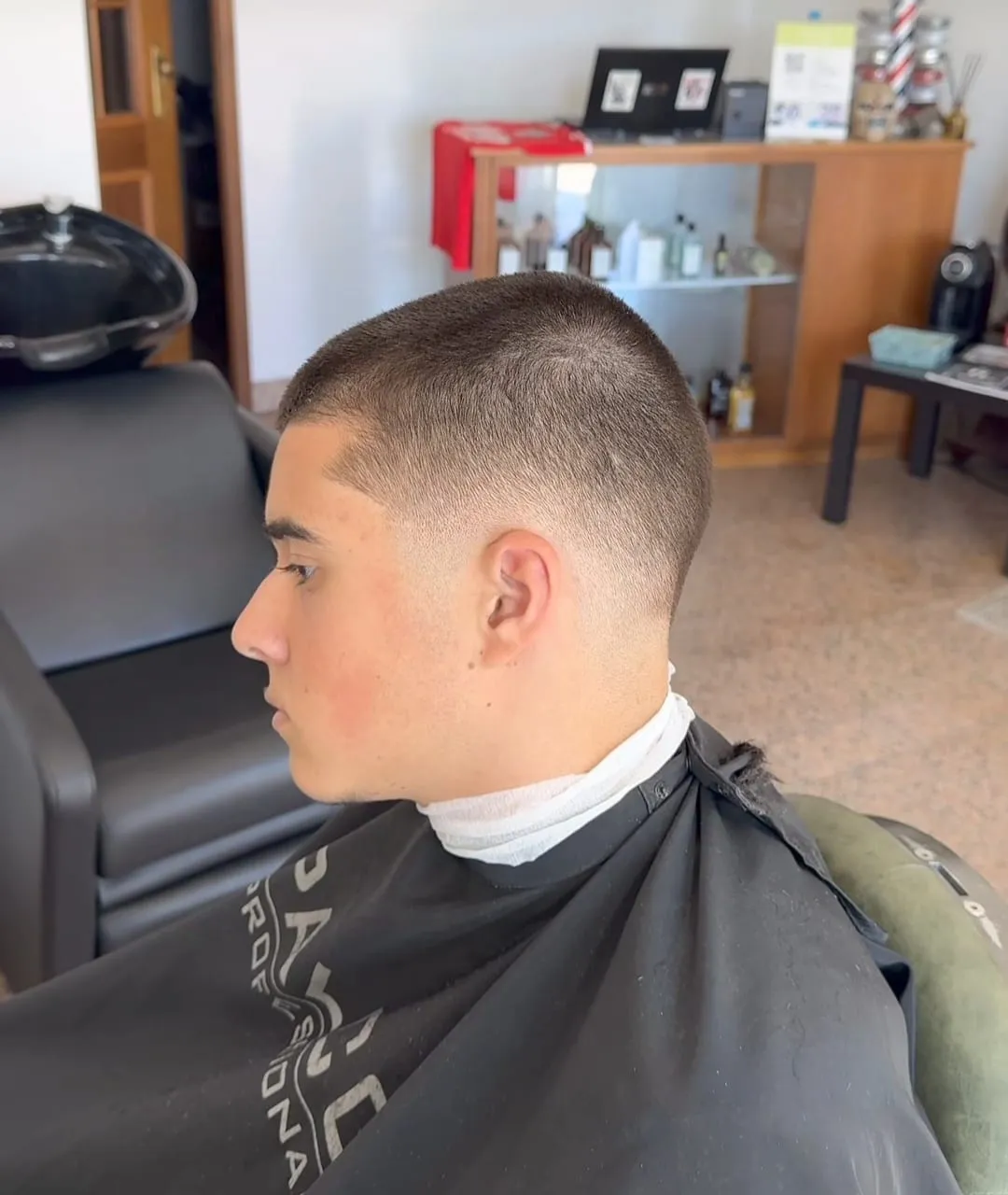 Corte texturizado com risco lateral